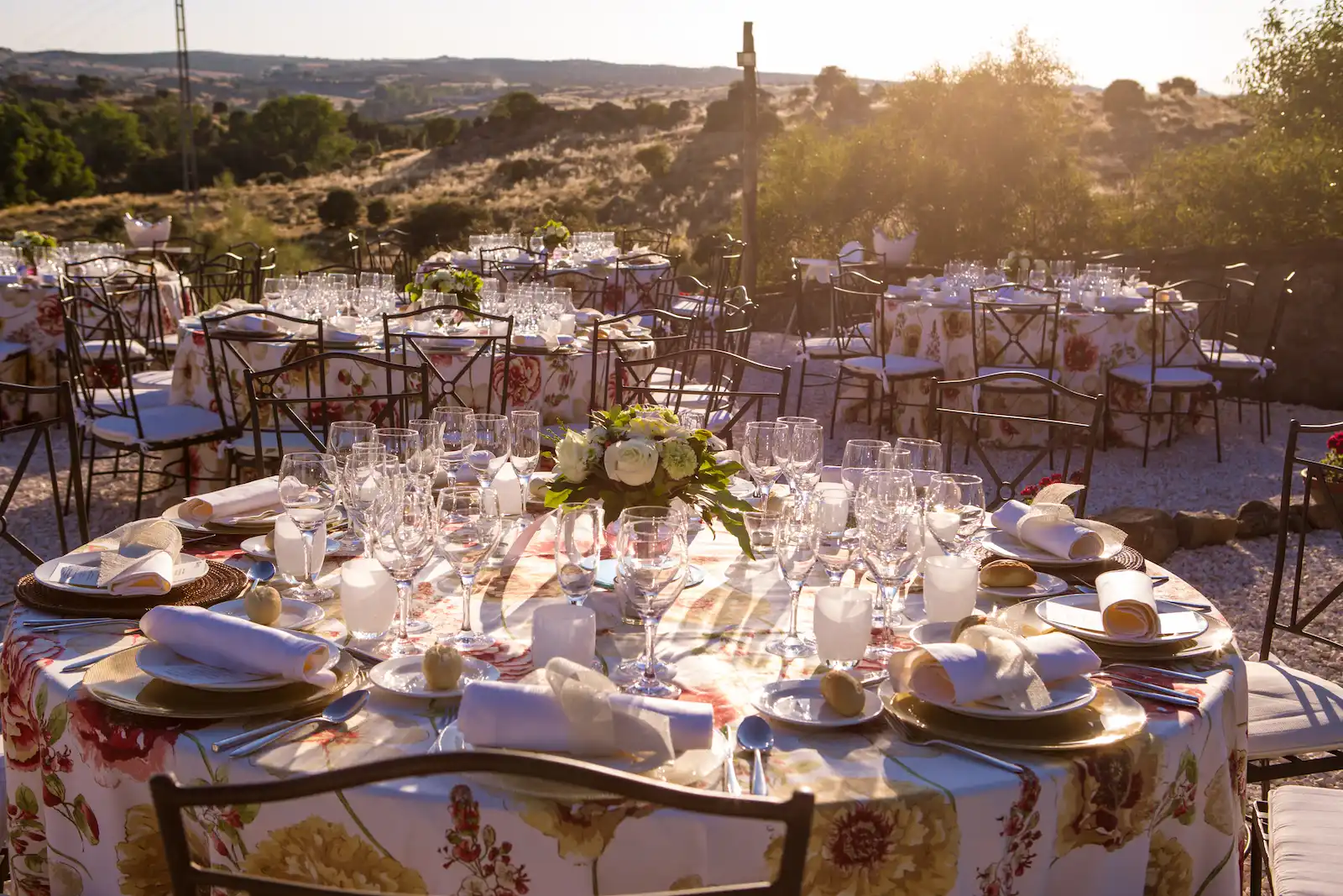 Montaje de una celebración en los jardines de Terra Aura